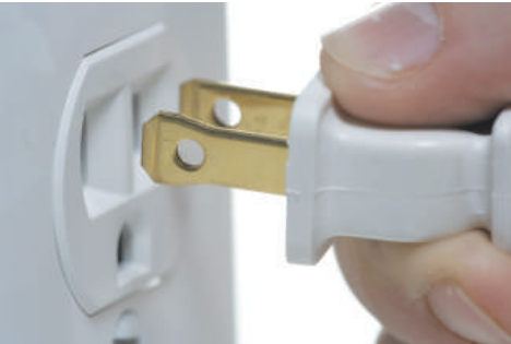 Hình 31.5: Ổ điện trong ví dụ có điện áp hiệu dụng 120 V, khác biên độ điện áp tức thời.